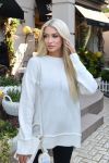 Стильний oversize светр молочний №102558